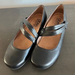 Aveo black slip on shoe with Velcro strap size 7.5